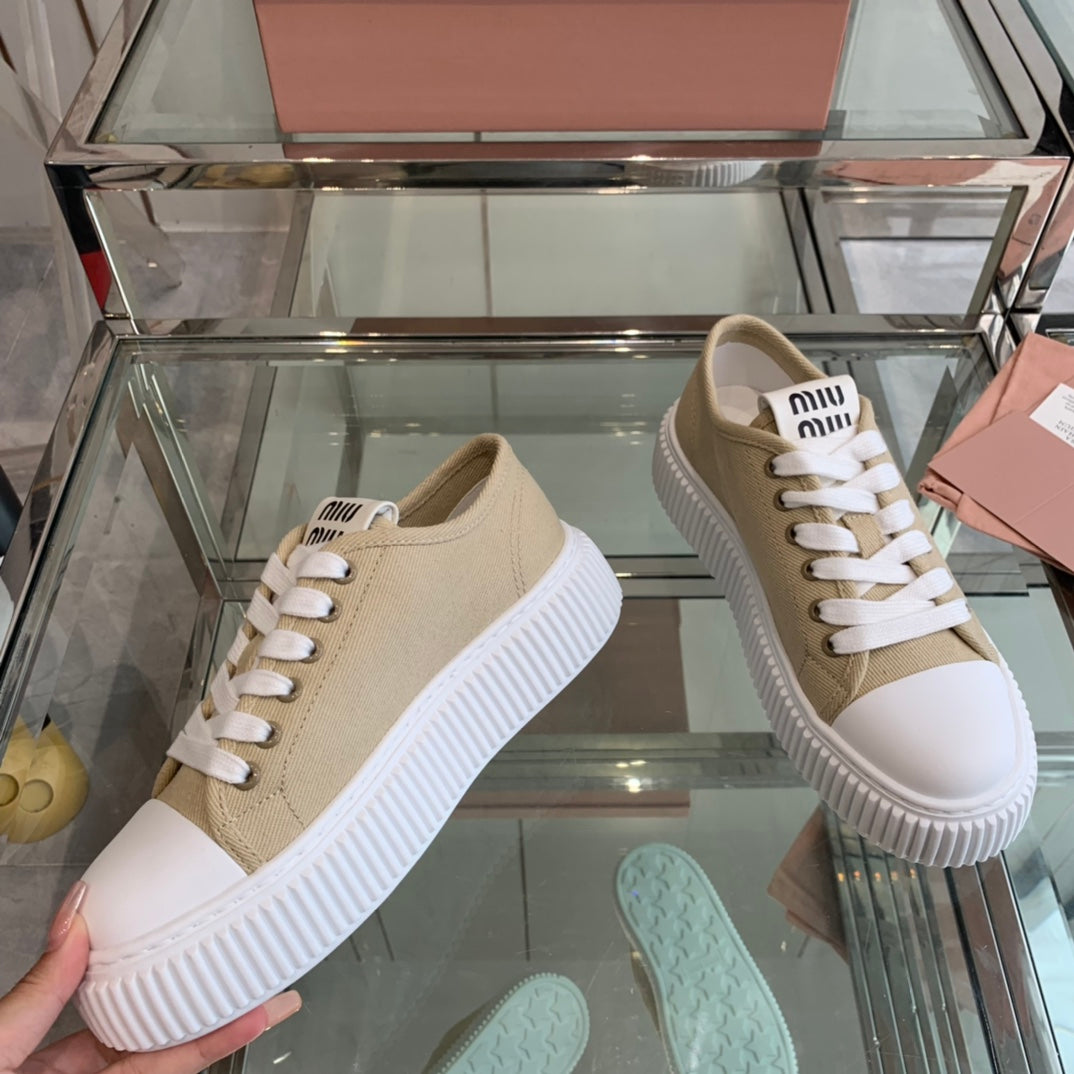 M-Sneakers