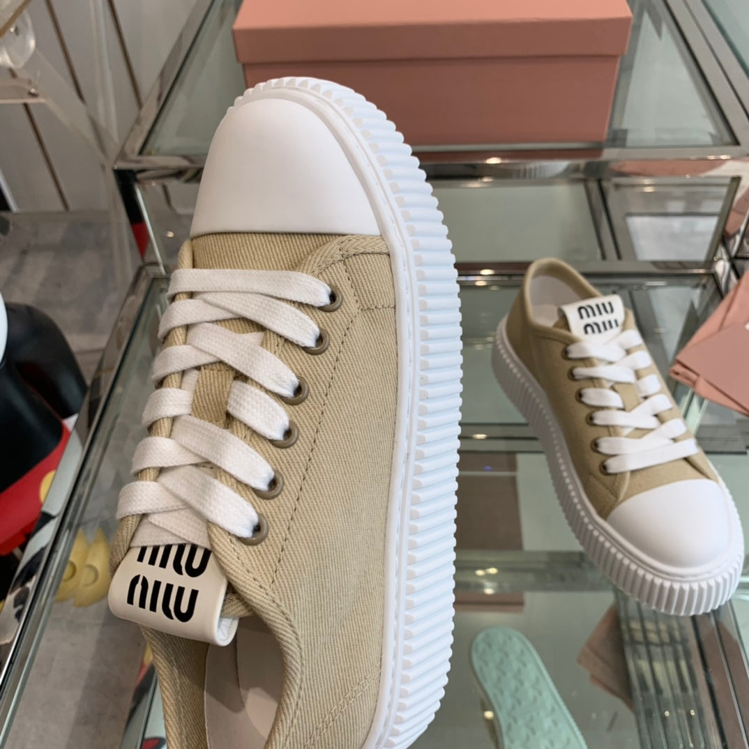 M-Sneakers