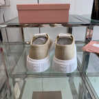 M-Sneakers