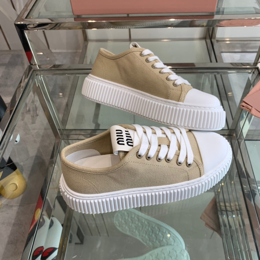 M-Sneakers