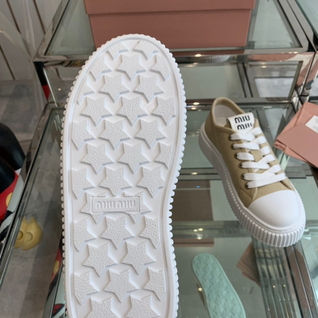 M-Sneakers