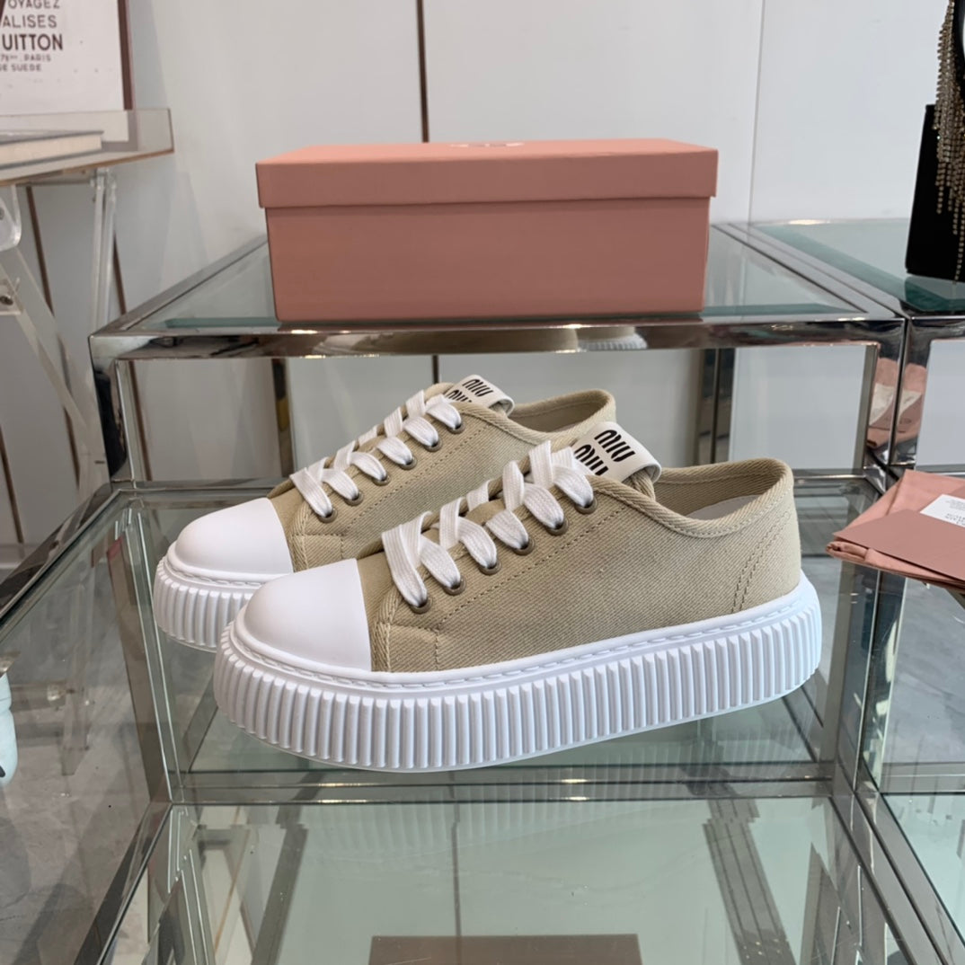 M-Sneakers
