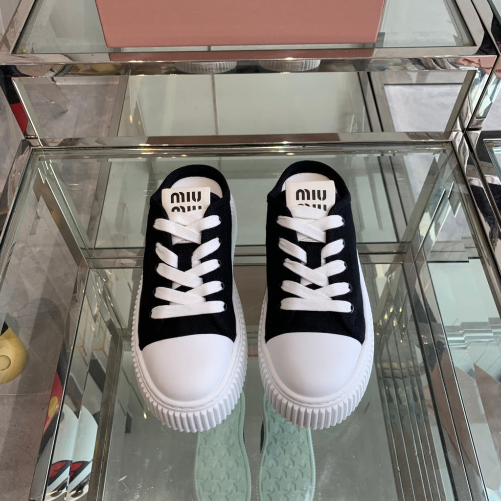 M-Sneakers