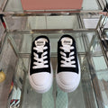 M-Sneakers