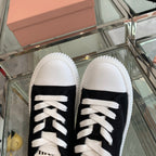 M-Sneakers