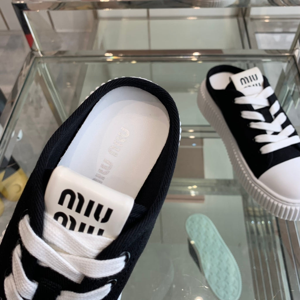 M-Sneakers