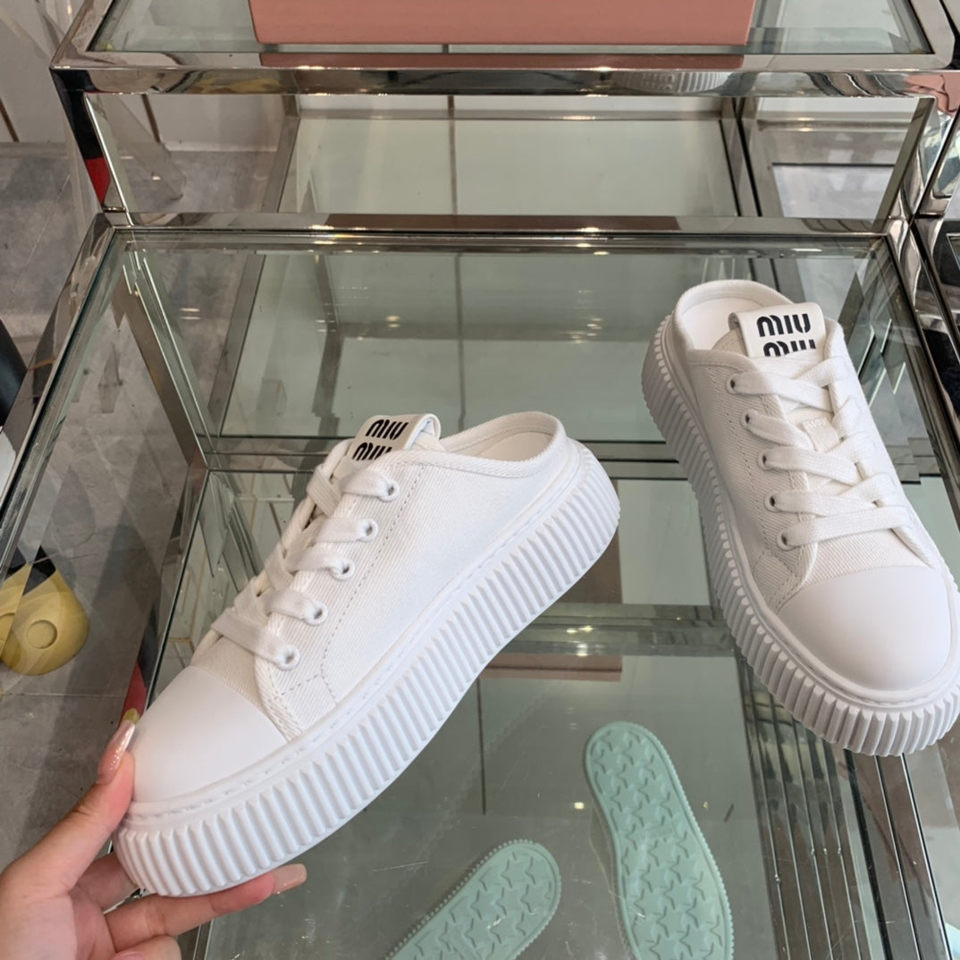M-Sneakers