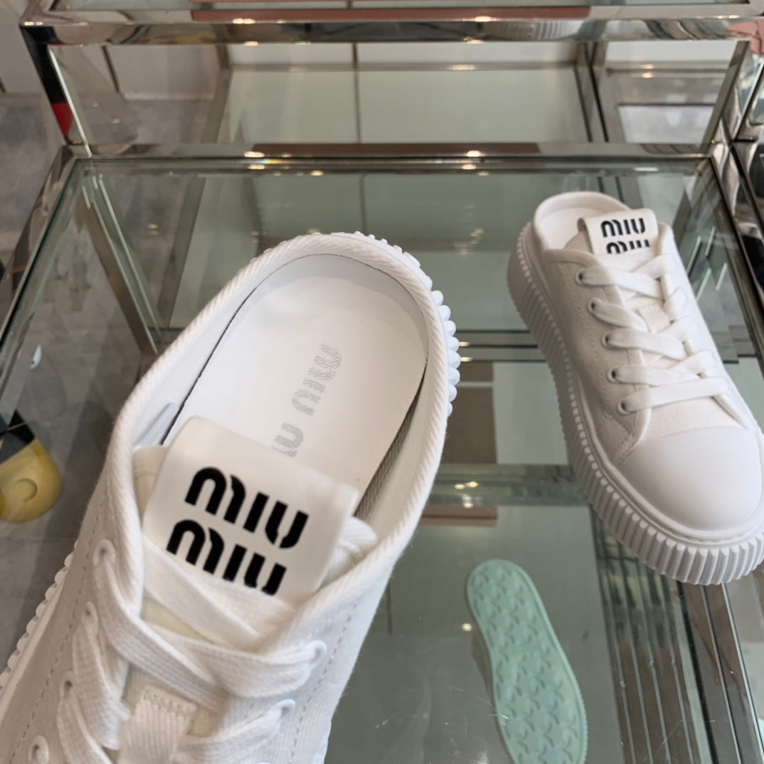 M-Sneakers
