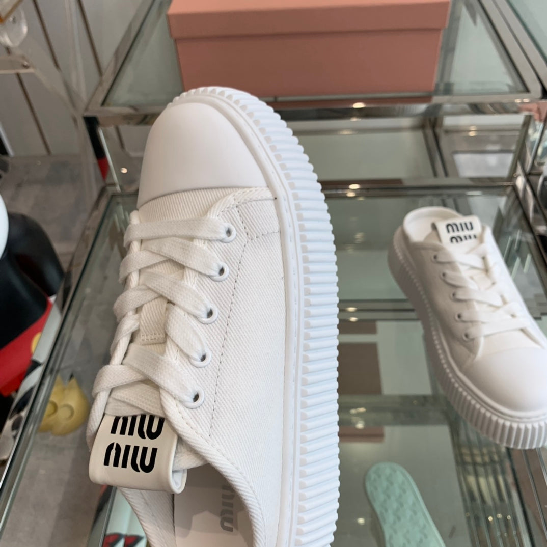 M-Sneakers