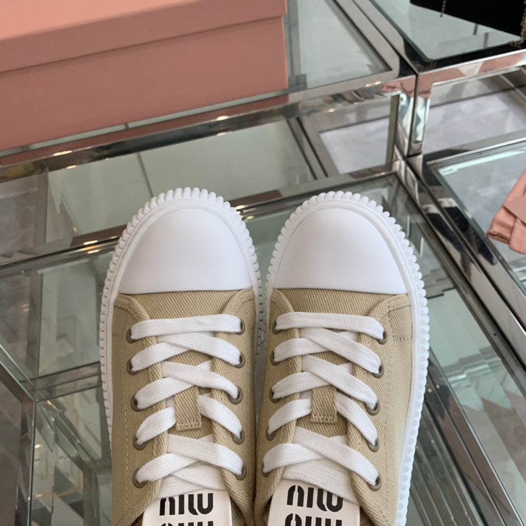 M-Sneakers