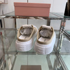 M-Sneakers