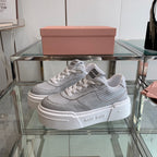 M-Sneakers