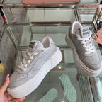 M-Sneakers