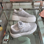 M-Sneakers