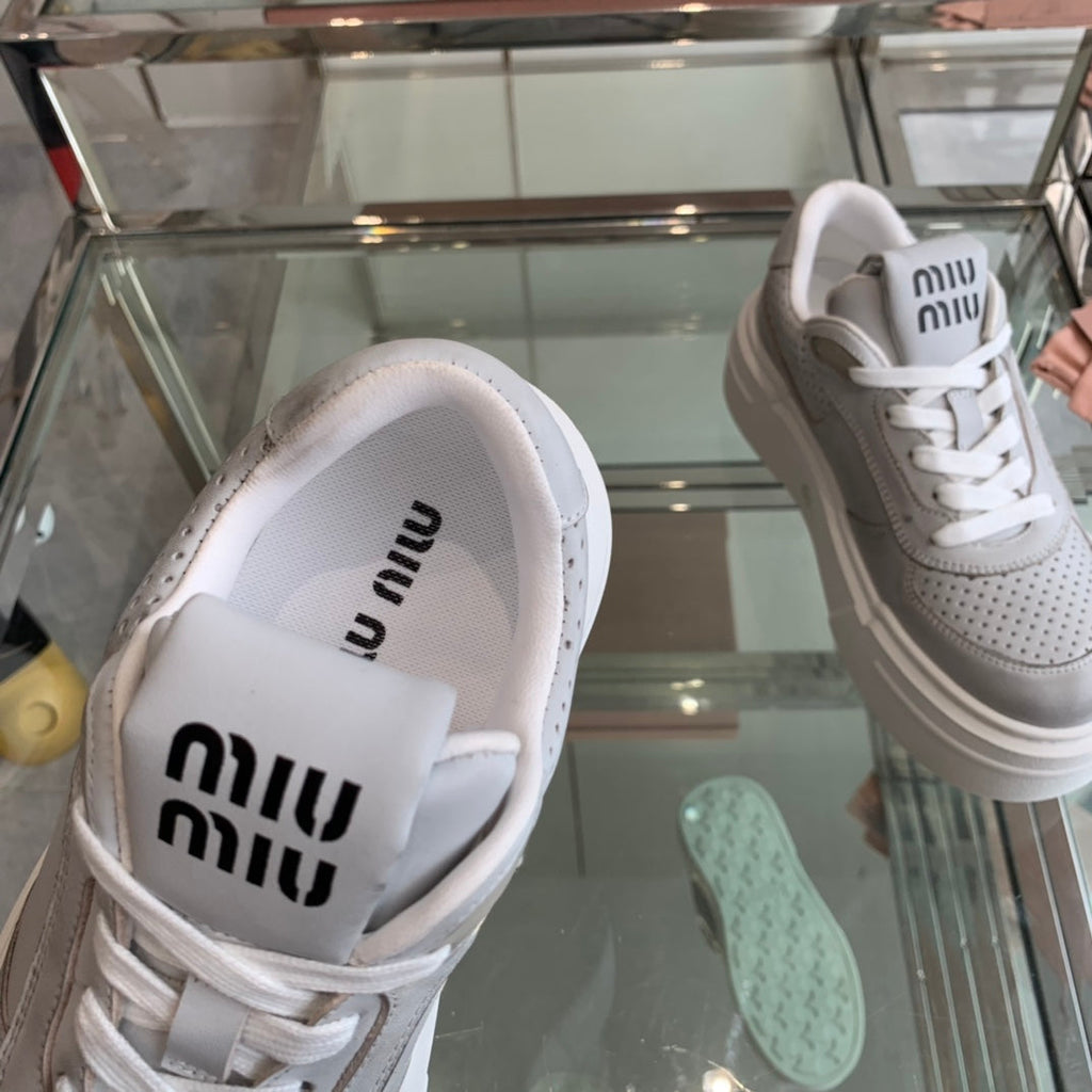 M-Sneakers