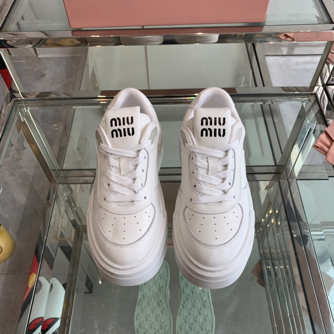 M-Sneakers