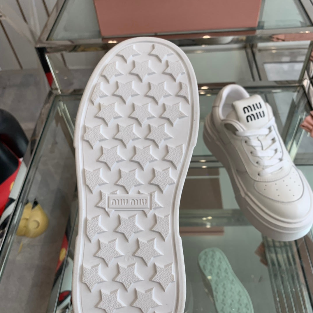 M-Sneakers