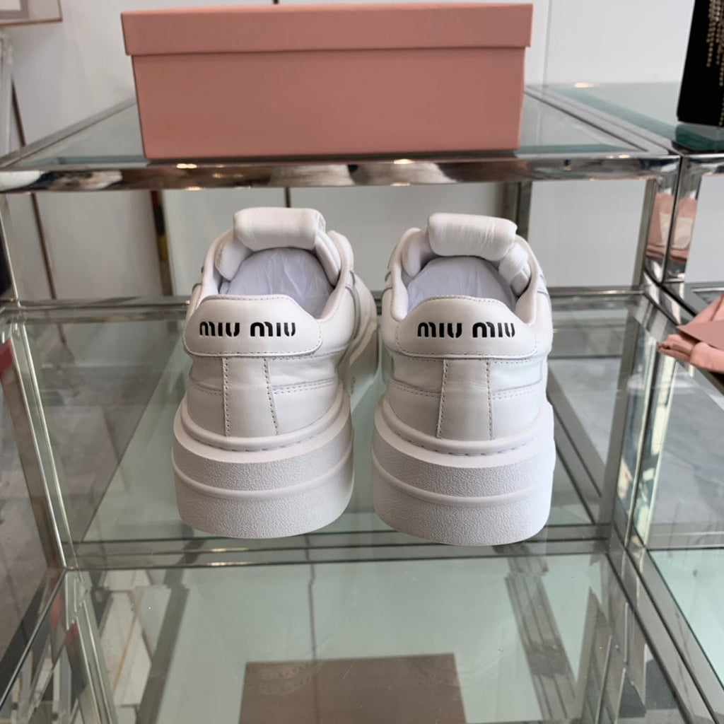 M-Sneakers