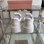 M-Sneakers
