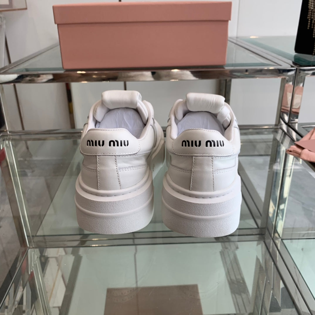 M-Sneakers