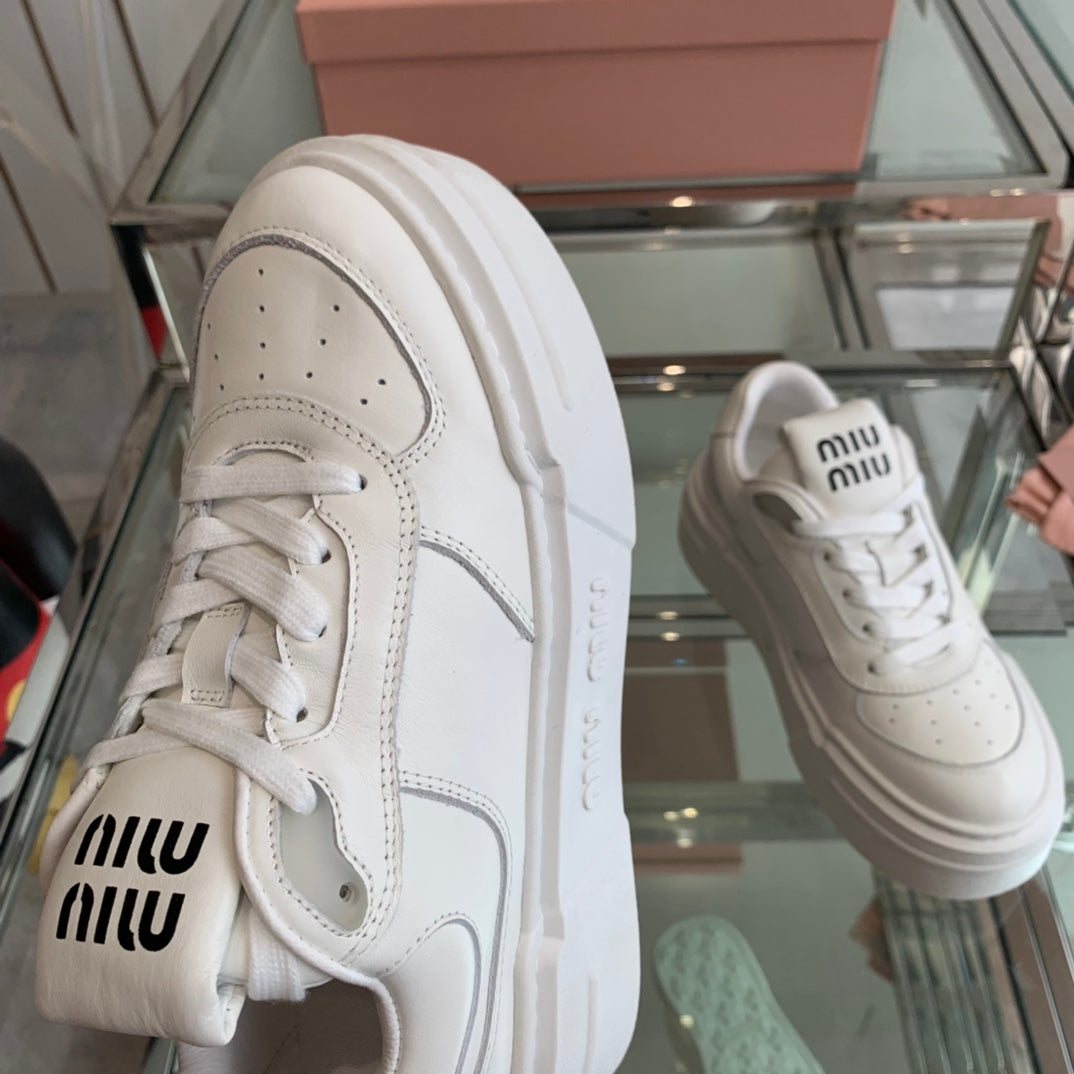 M-Sneakers