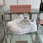 M-Sneakers