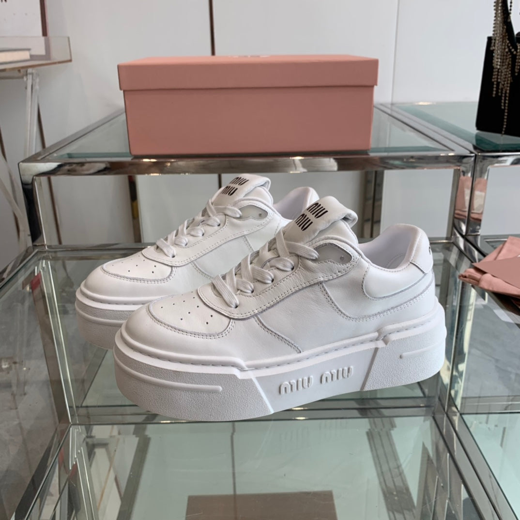 M-Sneakers
