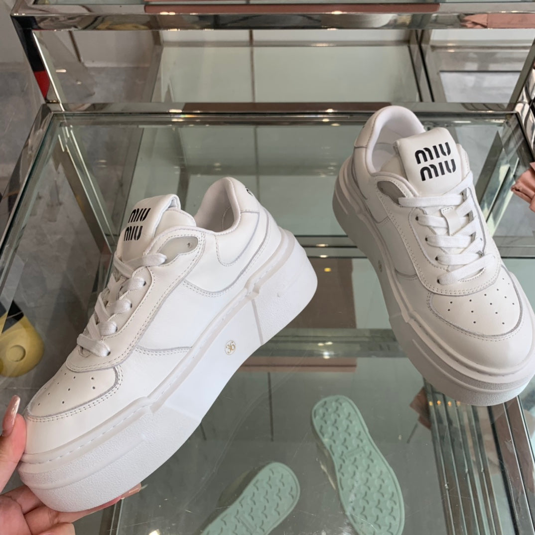 M-Sneakers