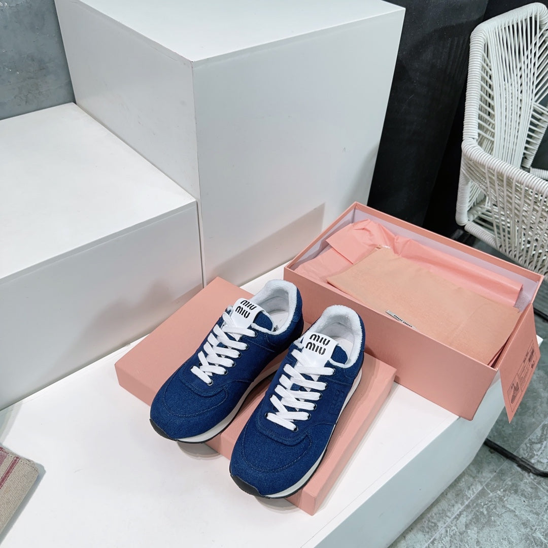 M-Sneakers