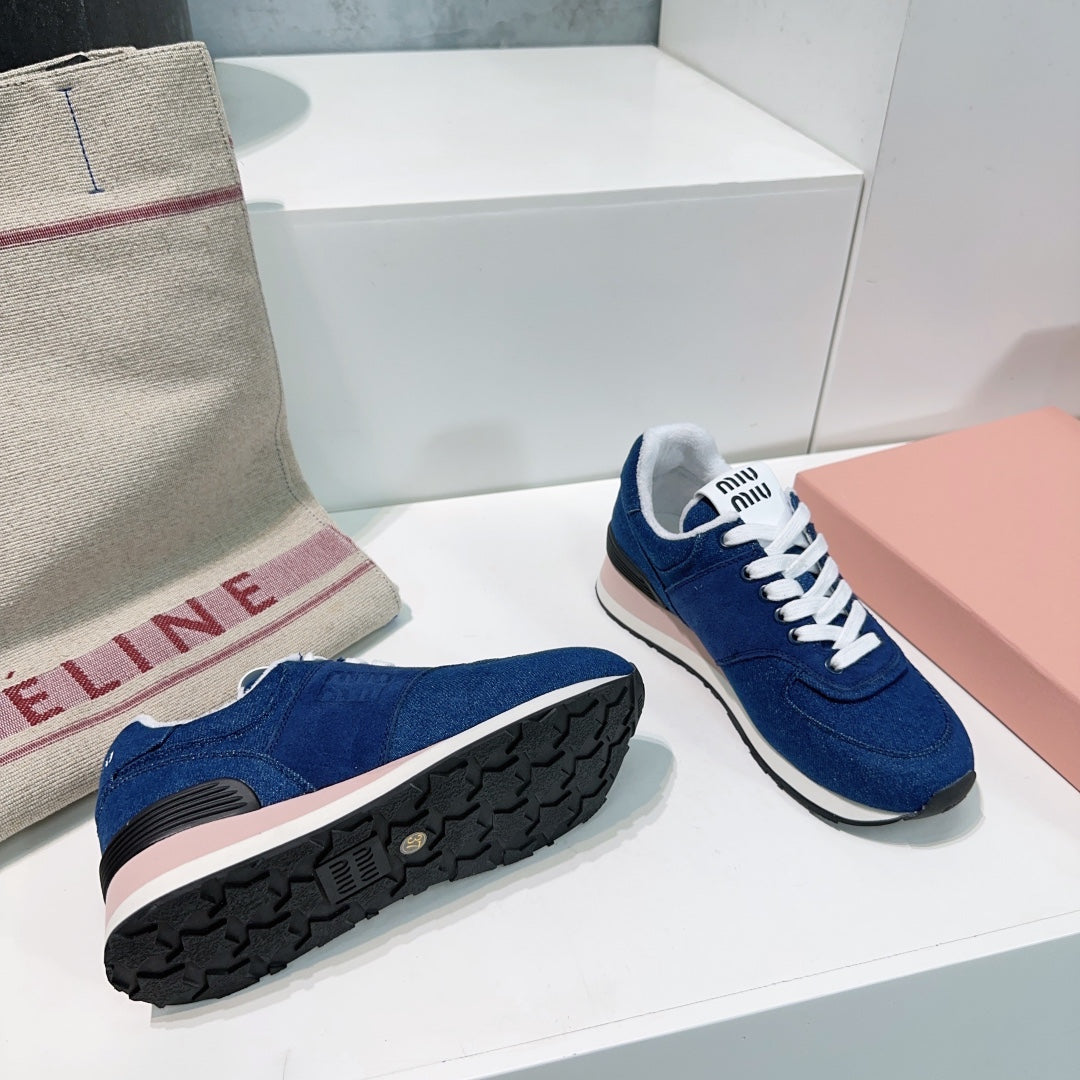 M-Sneakers