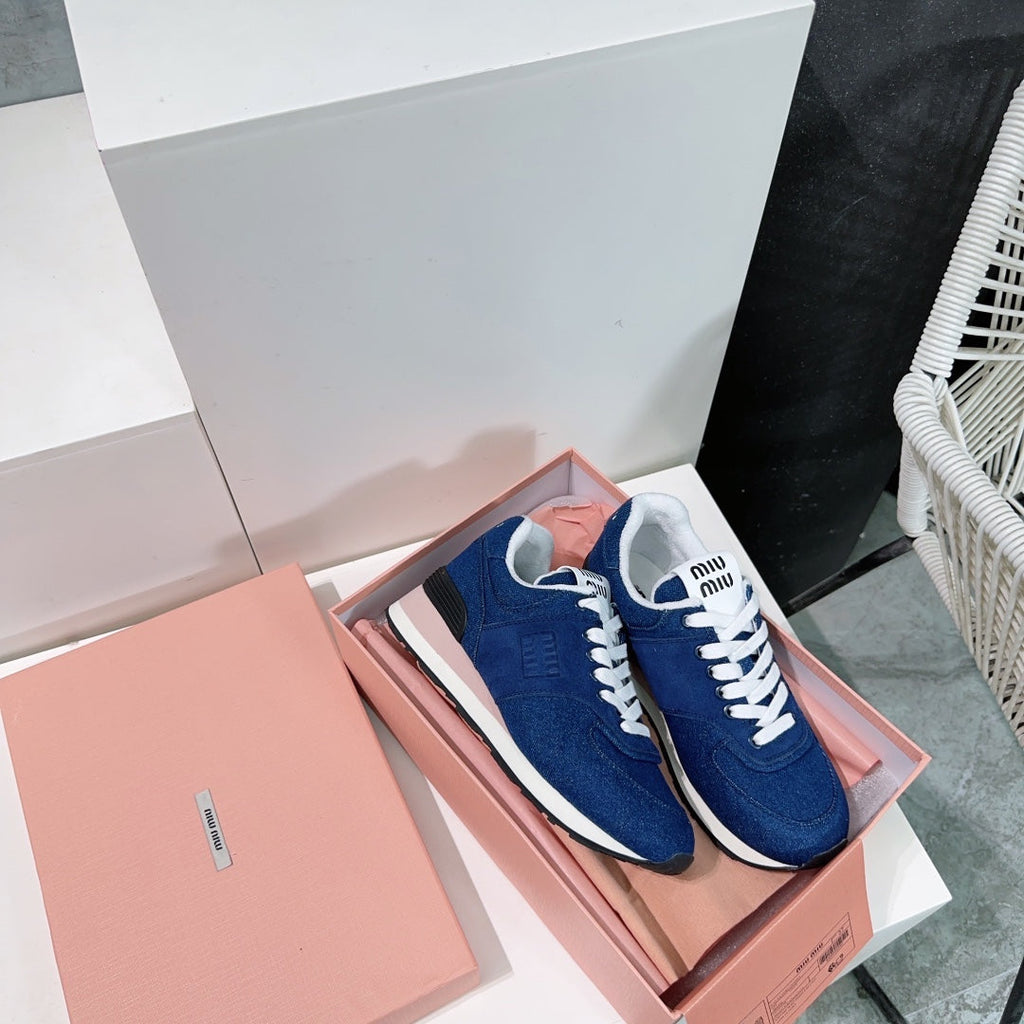 M-Sneakers