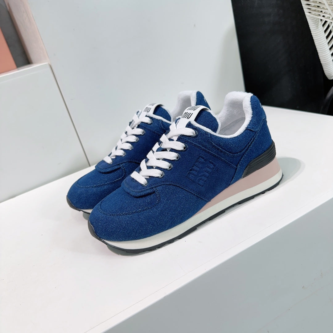 M-Sneakers
