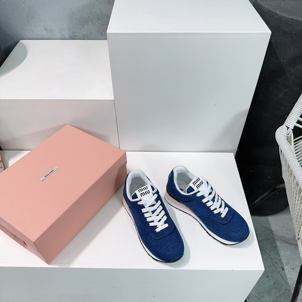 M-Sneakers