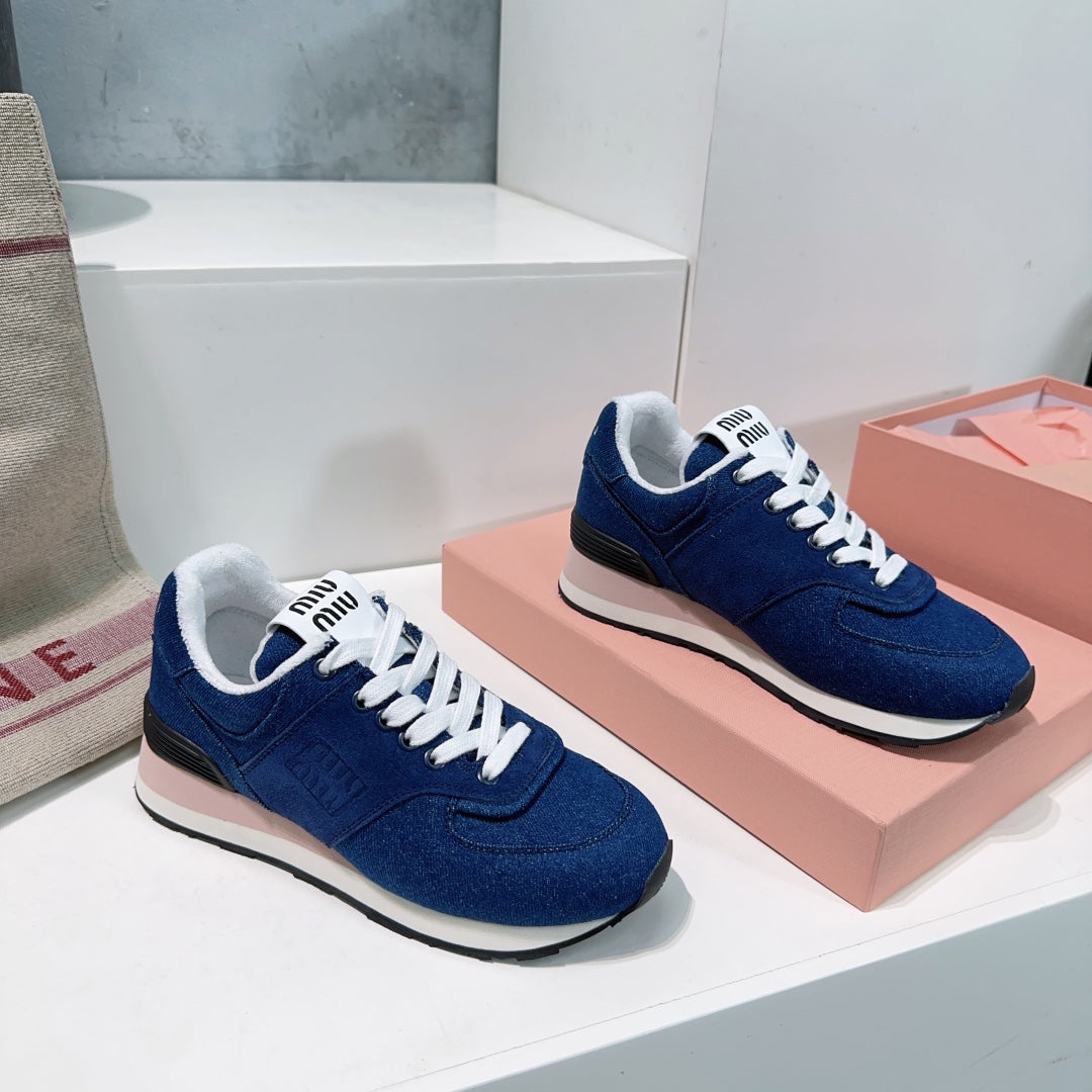 M-Sneakers