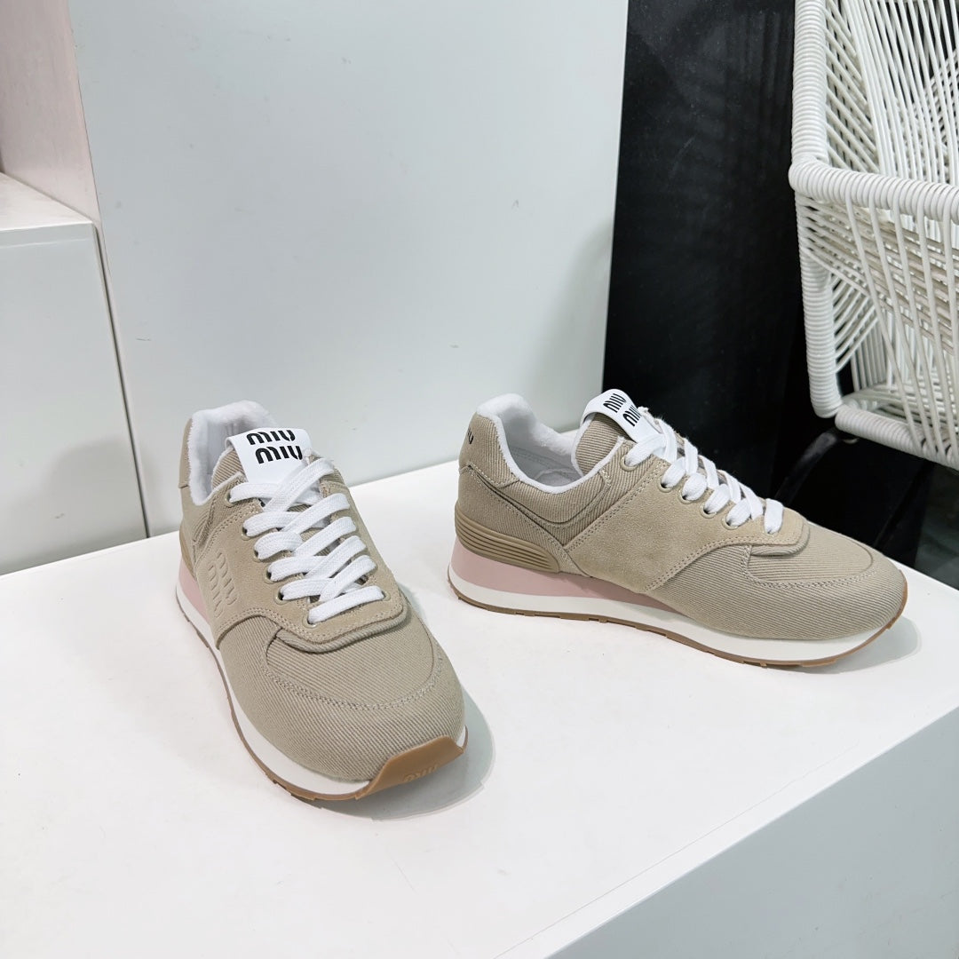M-Sneakers