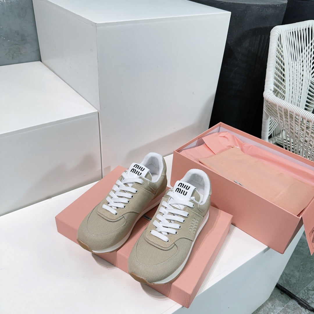 M-Sneakers
