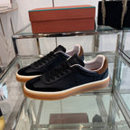 L-Sneakers