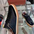 L-Sneakers
