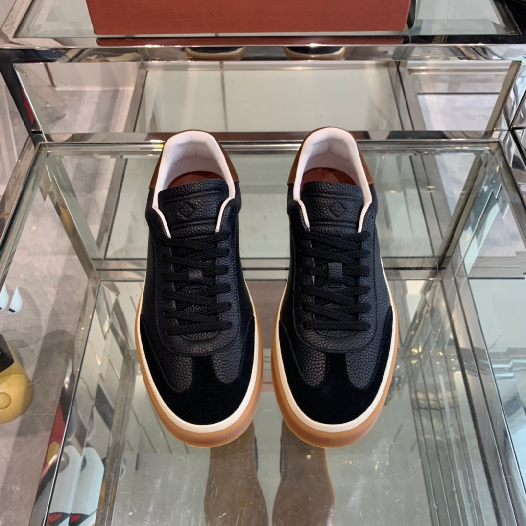 L-Sneakers