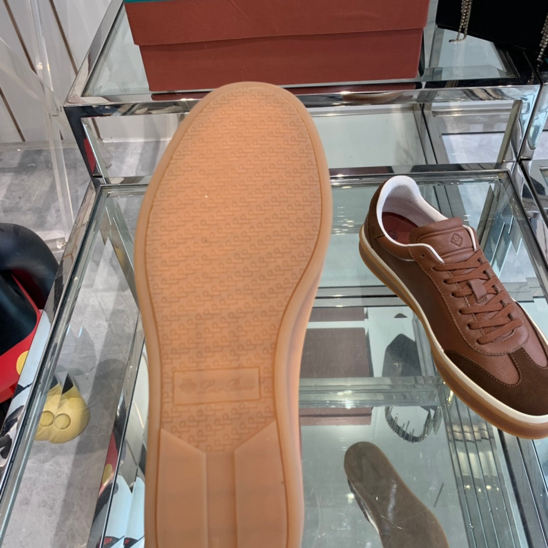 L-Sneakers