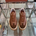 L-Sneakers