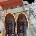 L-Sneakers