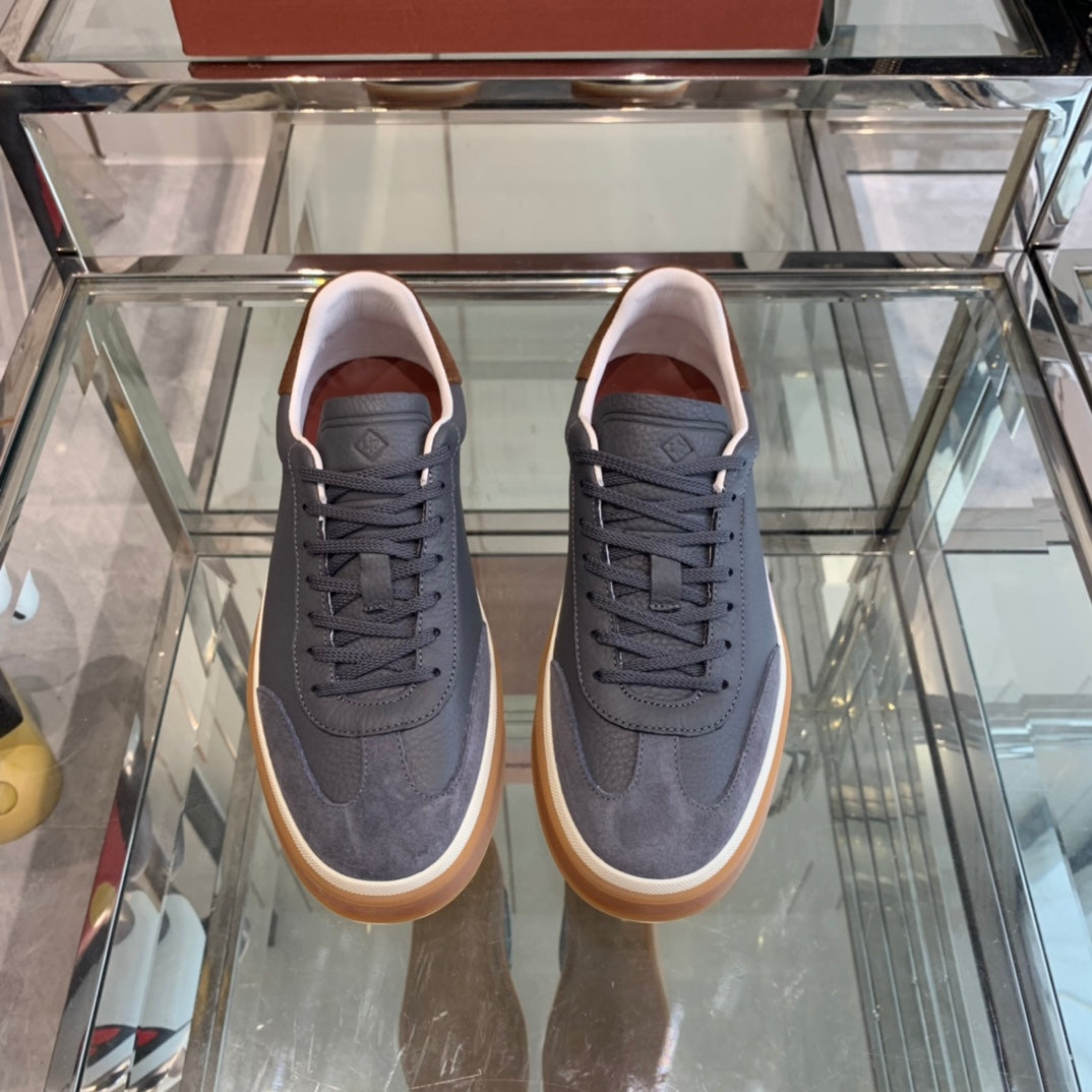 L-Sneakers