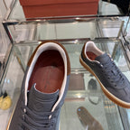 L-Sneakers