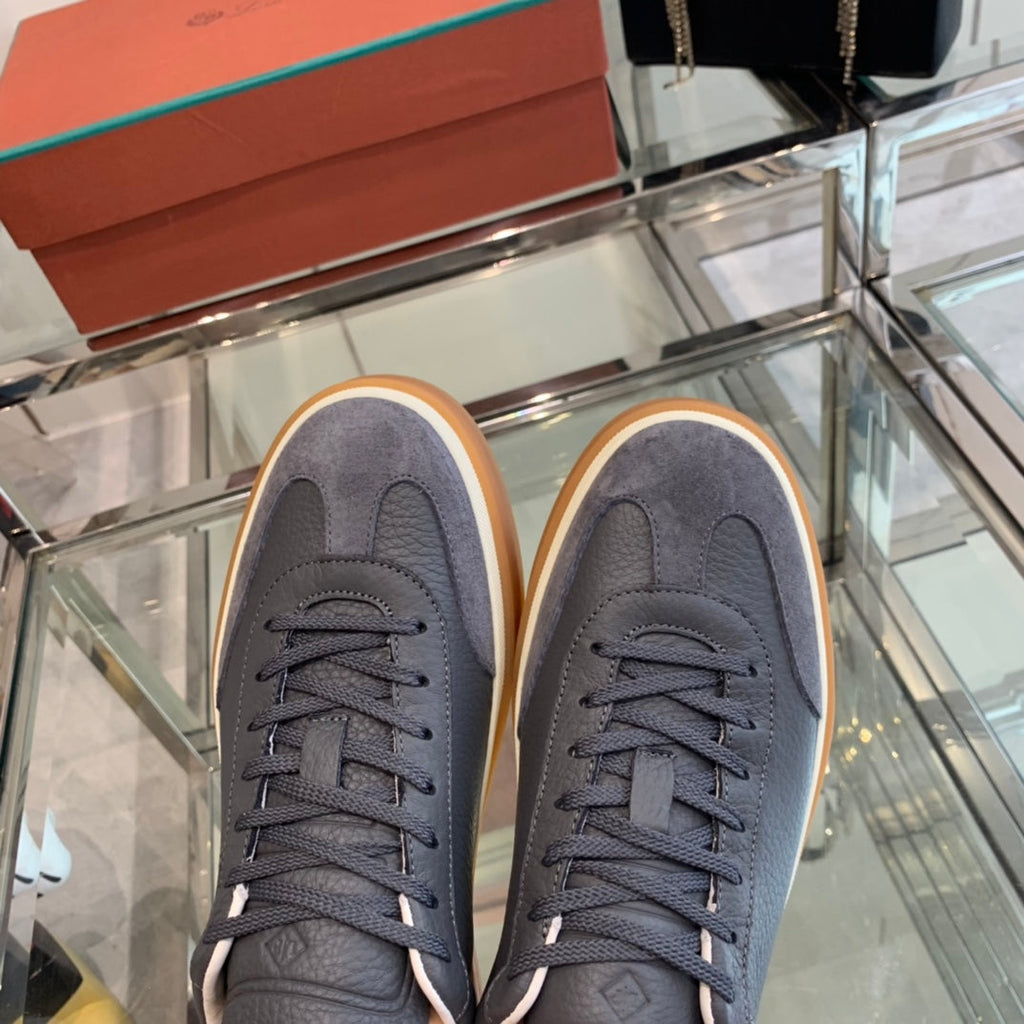 L-Sneakers