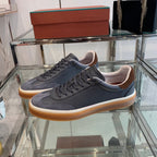 L-Sneakers
