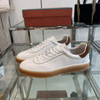 L-Sneakers
