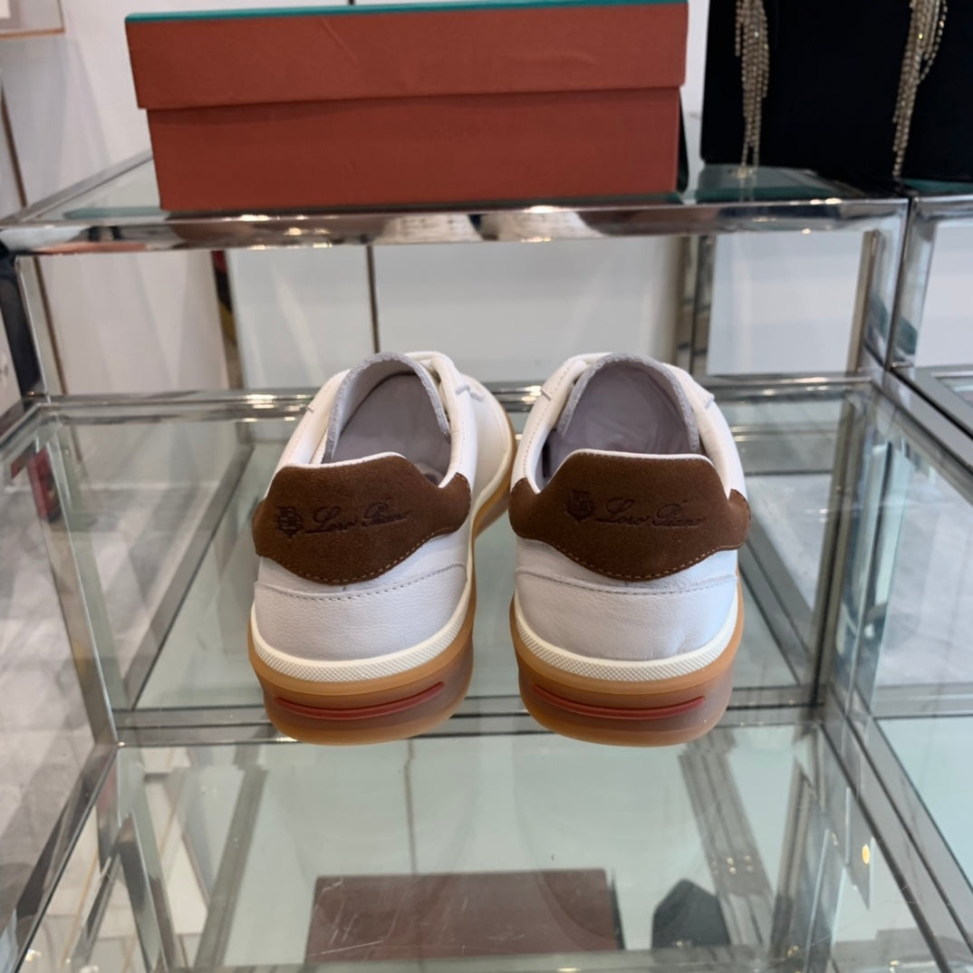 L-Sneakers