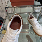 L-Sneakers