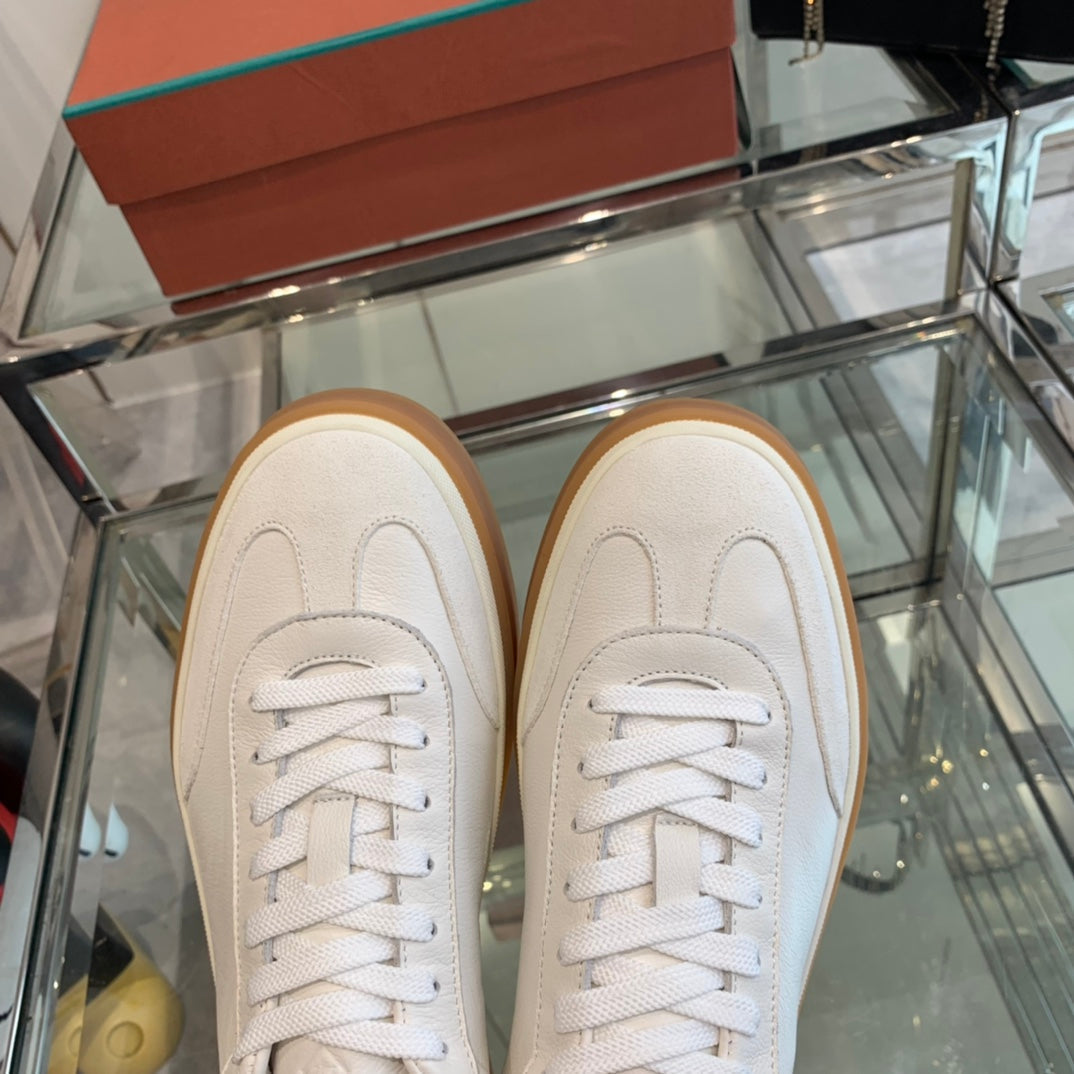 L-Sneakers